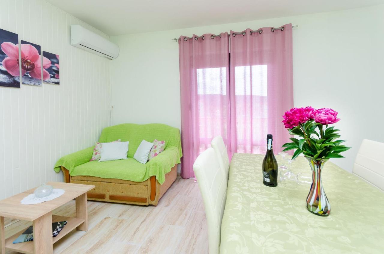 Apartment Branko Lopar Exterior photo