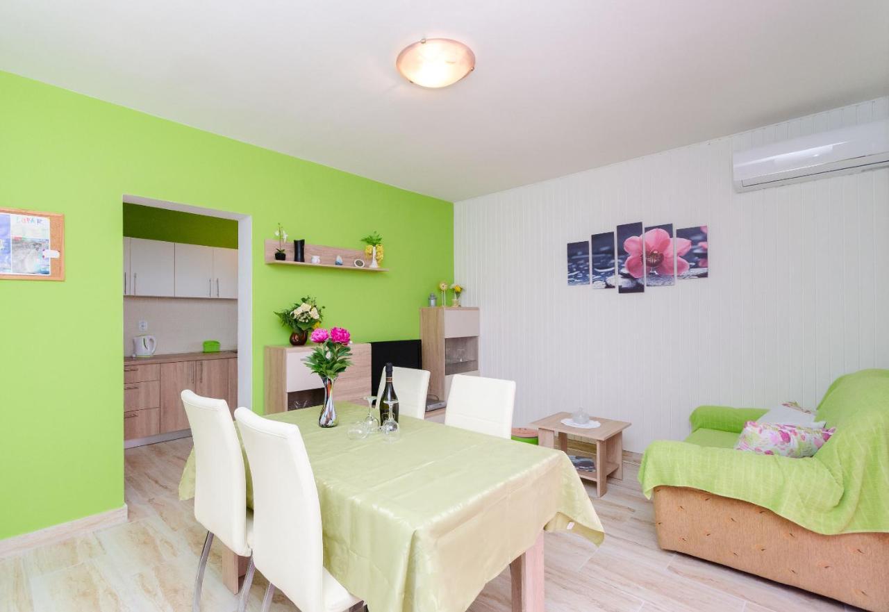 Apartment Branko Lopar Exterior photo
