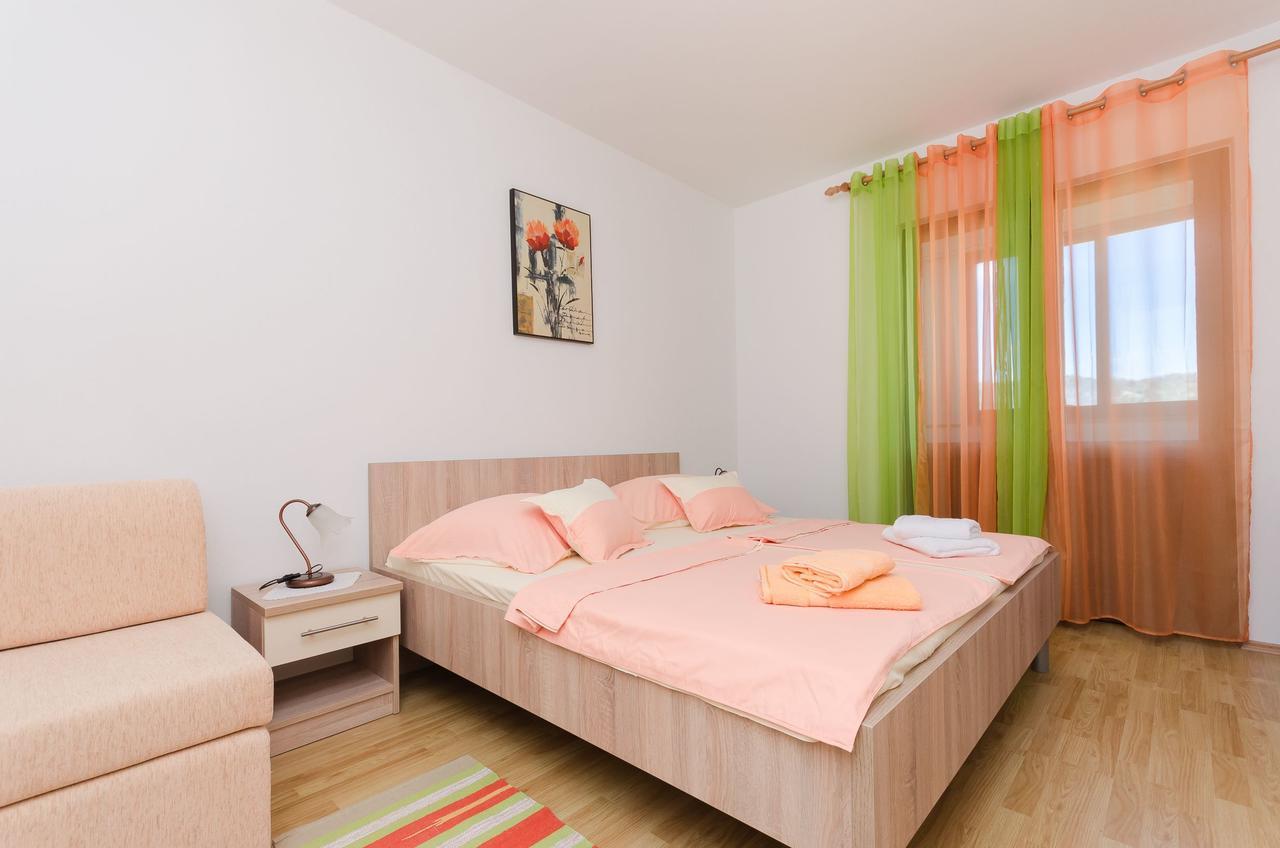 Apartment Branko Lopar Exterior photo